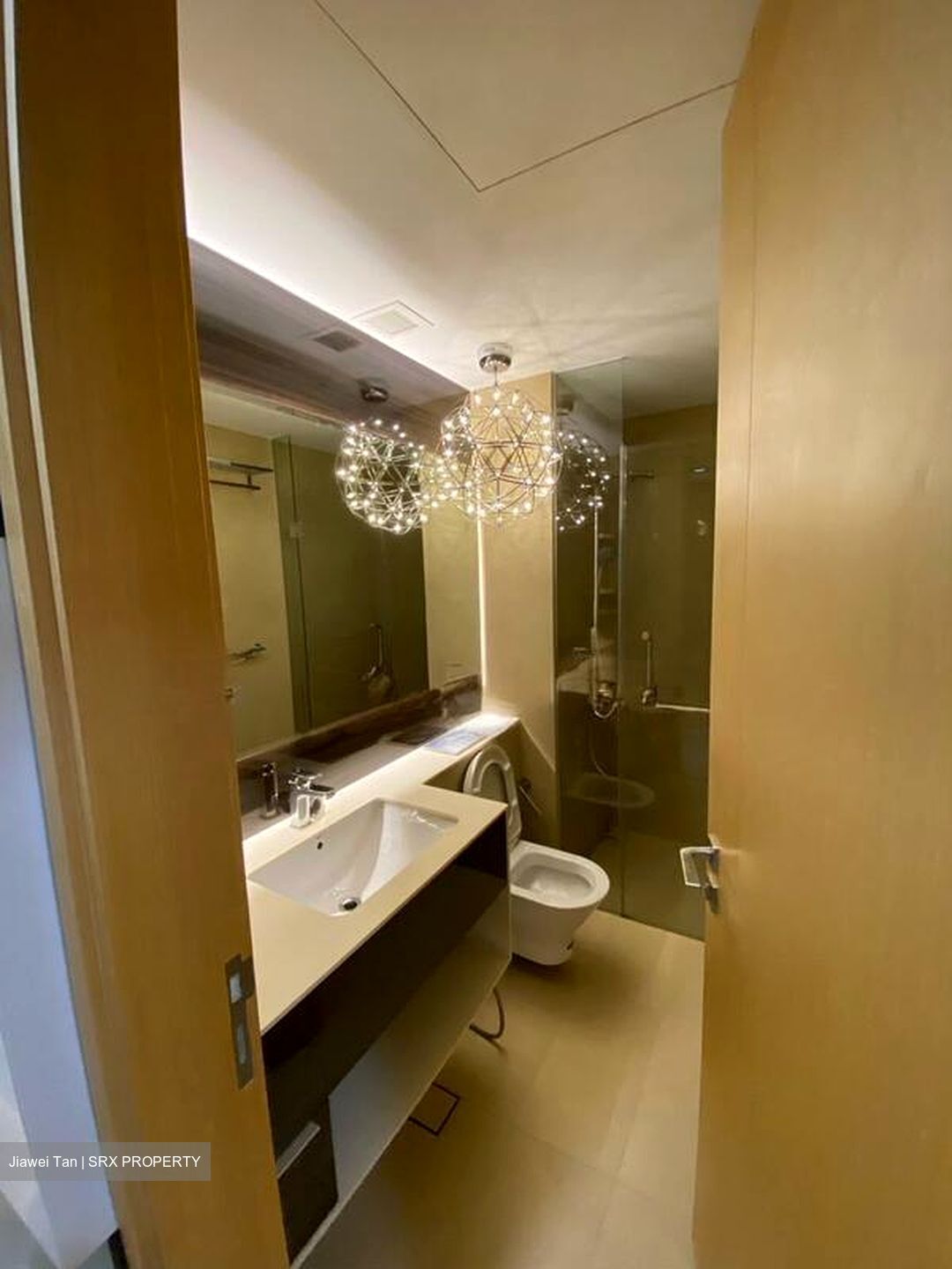 Commonwealth Towers (D3), Condominium #525646551